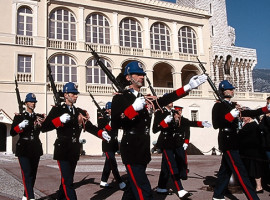 Monaco Palais princier garde relève
